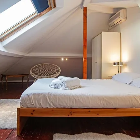 Quirky 3 Bedroom Floor In Bicasao Paulo Lisbon