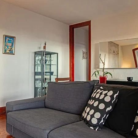 Quirky 3 Bedroom Floor In Bicasao Paulo * Lisbon