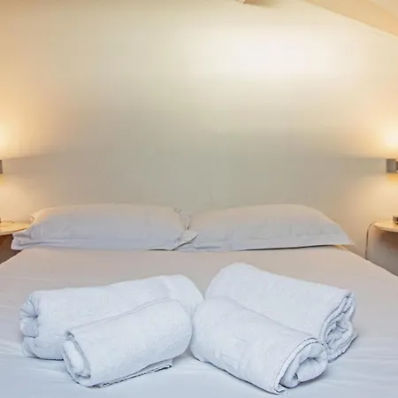 Apartment Quirky 3 Bedroom Floor In Bicasao Paulo