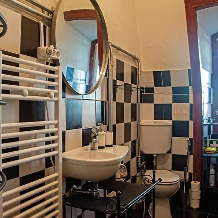 Apartment Quirky 3 Bedroom Floor In Bicasao Paulo Lisbon